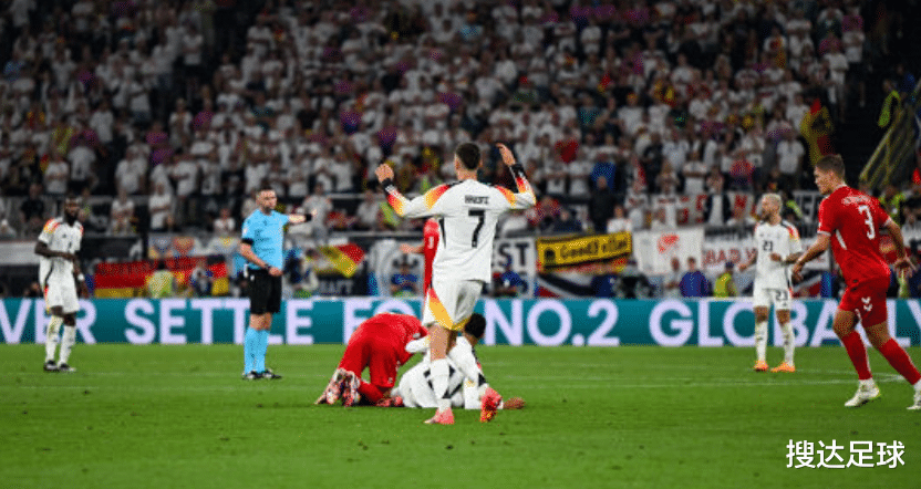 欧洲足坛大战拉开序幕，强队对抗引发球迷欢呼