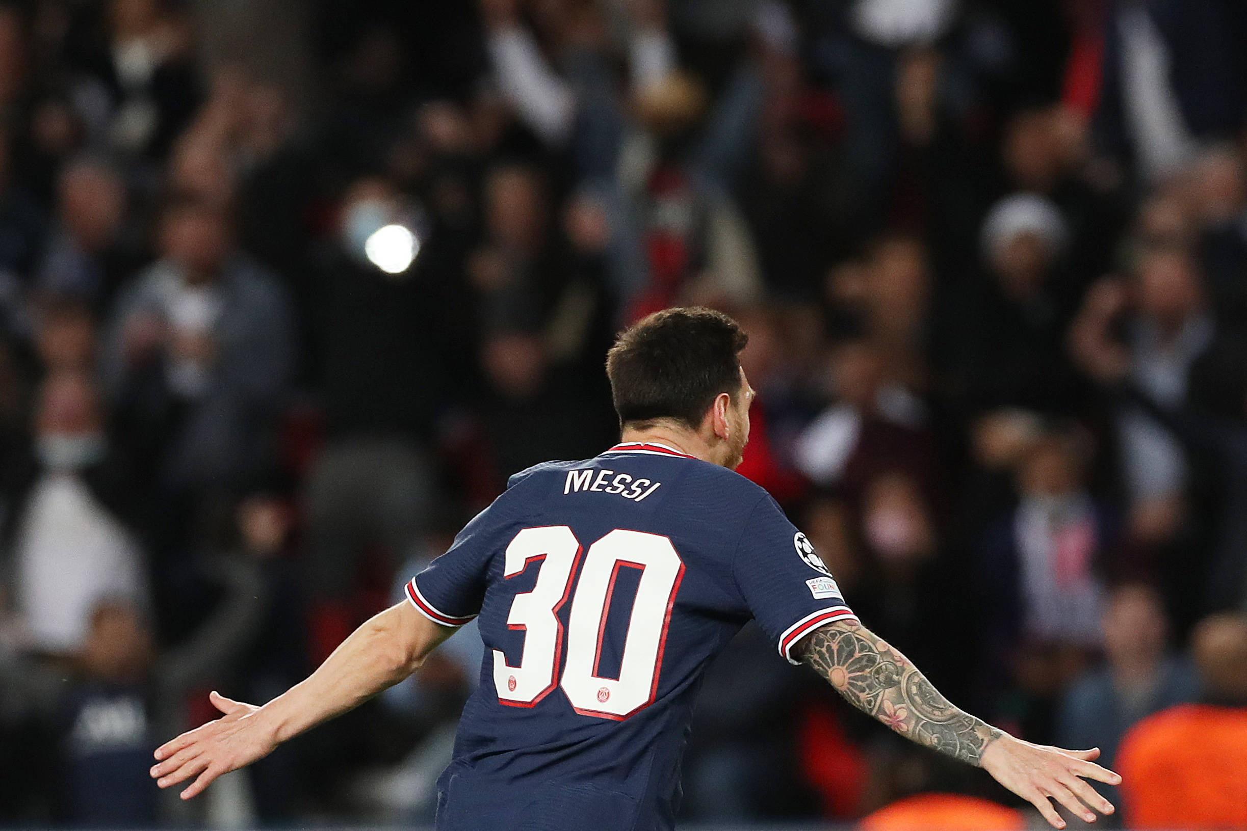 开云体育官网-巴黎圣日耳曼队员为欧冠联赛做准备