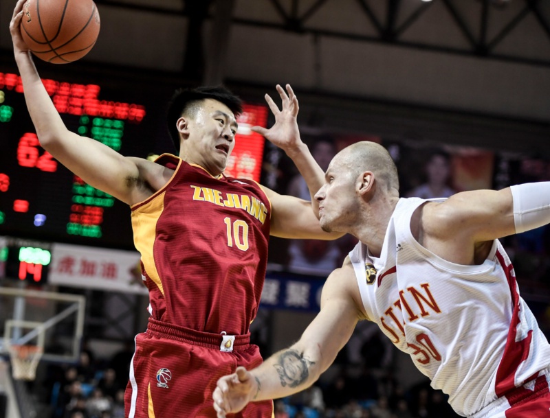 关于争夺胜利的激烈战斗，谁将成为比赛的胜利者？的信息