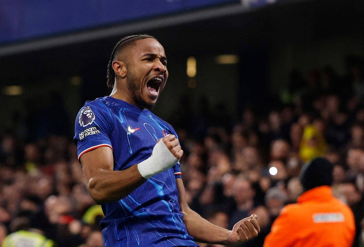 南安普顿大胜对手，抢到关键三分