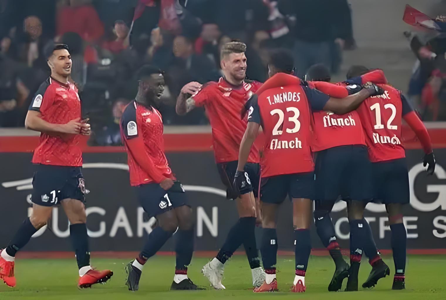 摩纳哥队在比赛中踢出好表现