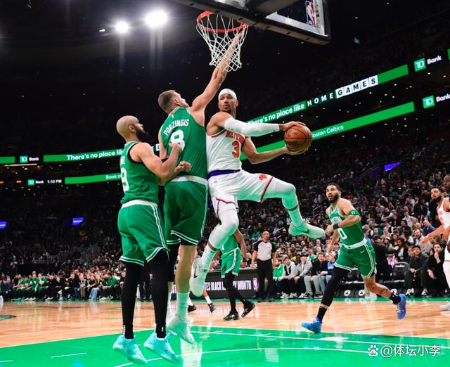 开云体育直播-尼克斯队五大核心齐发威，横扫对手