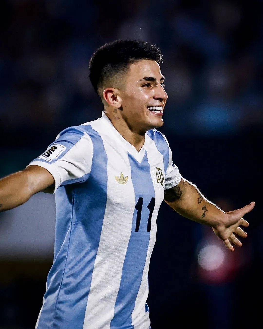 开云体育登录-关于阿根廷球星表现抢眼，引发球迷狂潮的信息