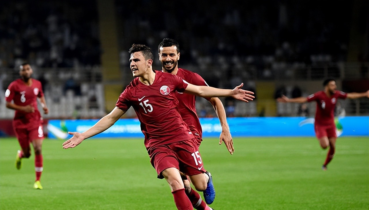 卡塔尔队再战赛场，取得胜利