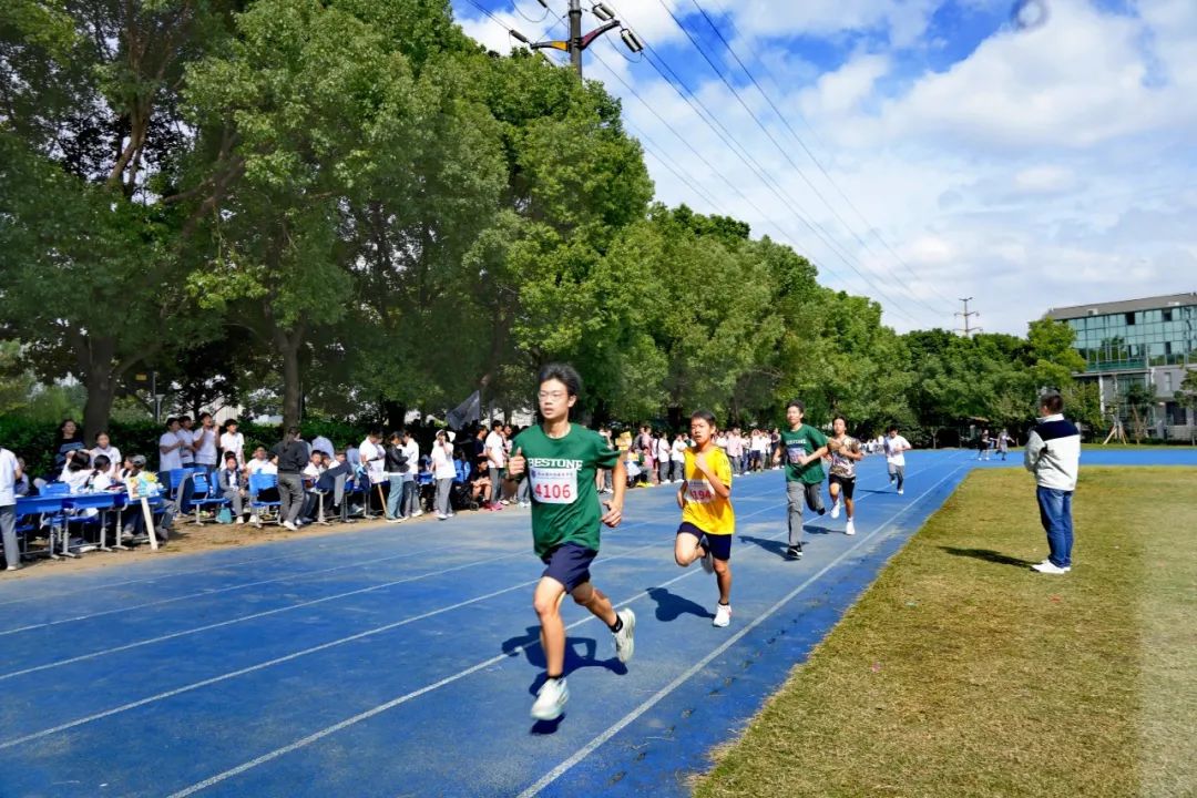俄罗斯选手稳扎稳打，取得女子铅球比赛季军