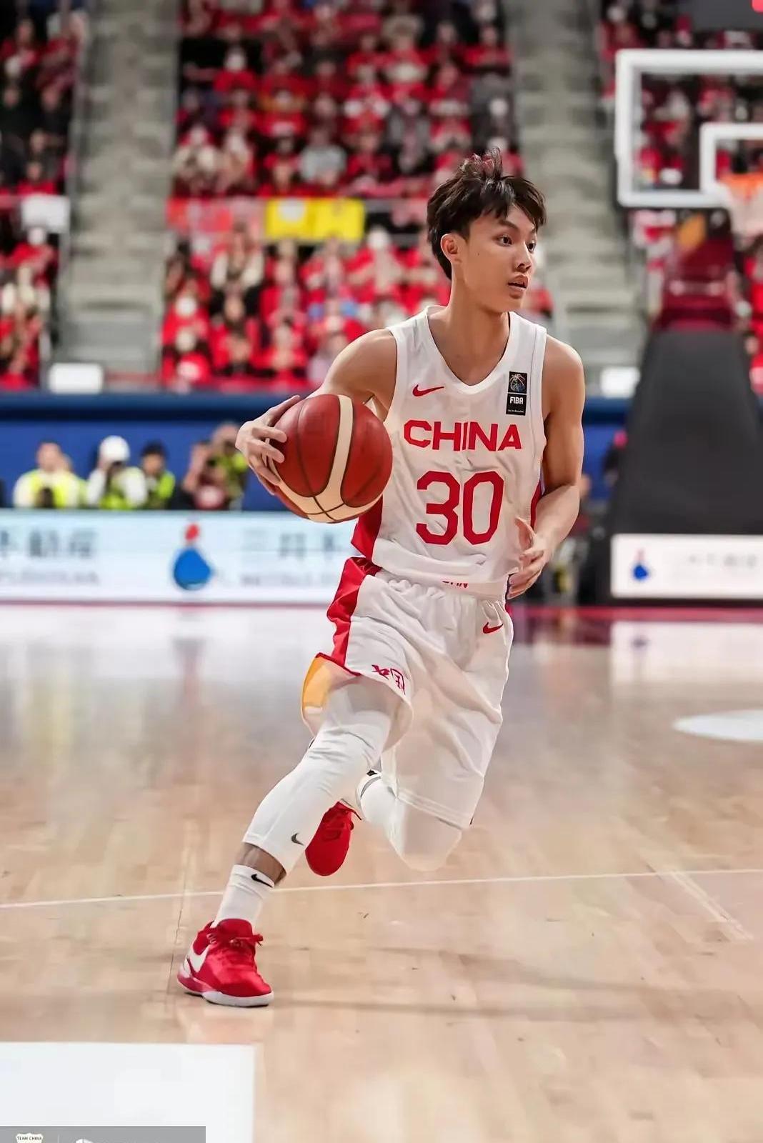 关于队内控卫表现抢眼，成为不可或缺的关键人物的信息