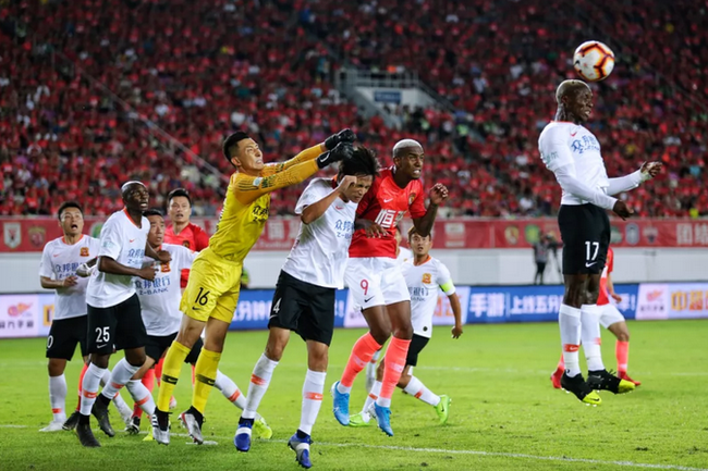 广州恒大将在主场与武汉卓尔对决的简单介绍