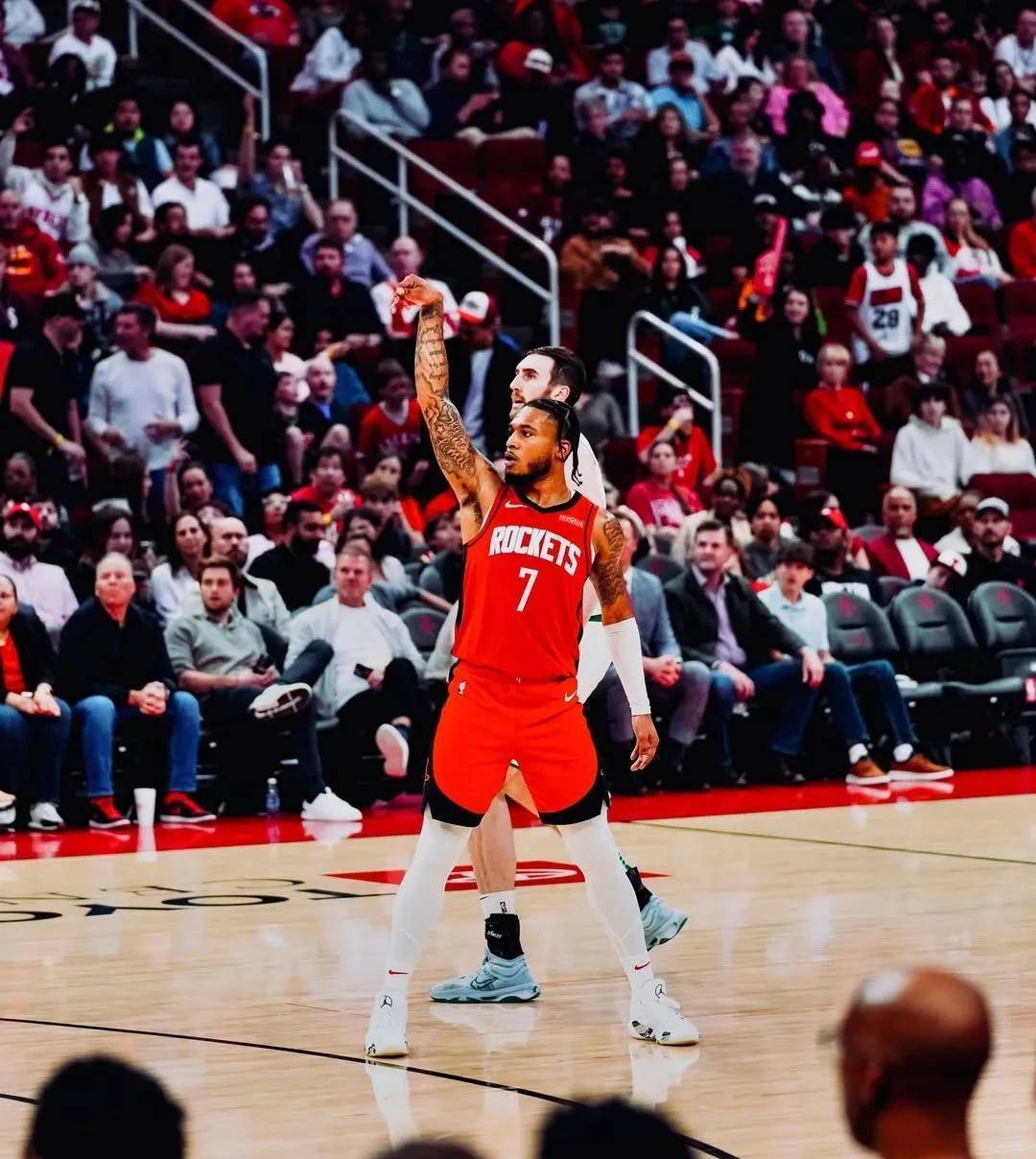 美国NBA总决赛揭幕火箭战勇士