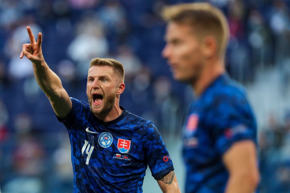 包含波兰遭遇重创，瑞士点球晋级16强的词条