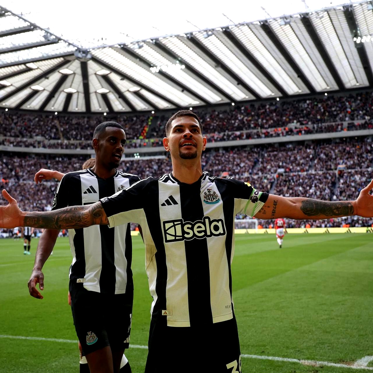 狼队逼平纽卡斯尔，提前降级危机的简单介绍