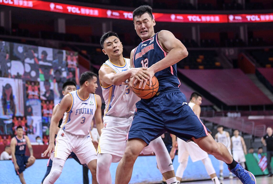 胜券在握！某队在激烈比赛中获得压倒性胜利的简单介绍