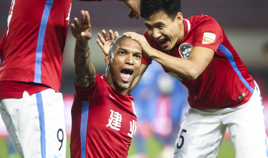 开云体育官网-苏宁主场压胜恒大，反超积分榜前三