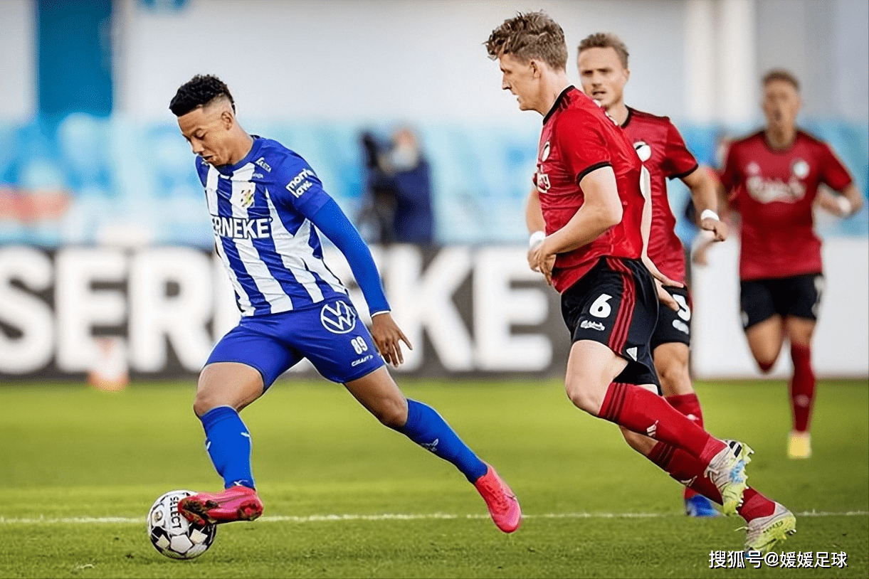 沙尔克04客场力克对手，摆脱连败